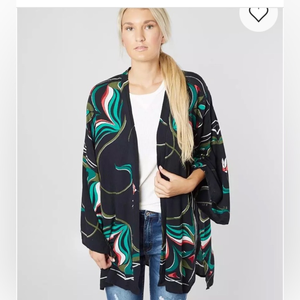 BILLABONG Parisian Nights Floral Kimono.